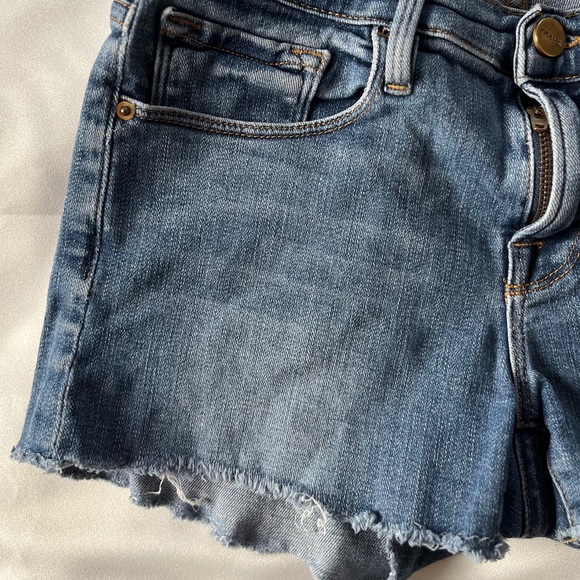 FRAME Le Cutoff Shorts Denim Cut Off Shorts Low Rise Light Mid-Wash Blue Size 24 - Picture 3 of 6